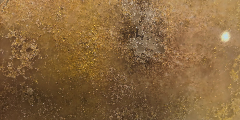 Golden Crystal - 0 Silica Solid Surface 